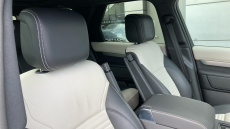 Land Rover Discovery 3.0 D300 R-Dynamic SE 5dr Auto Diesel Station Wagon